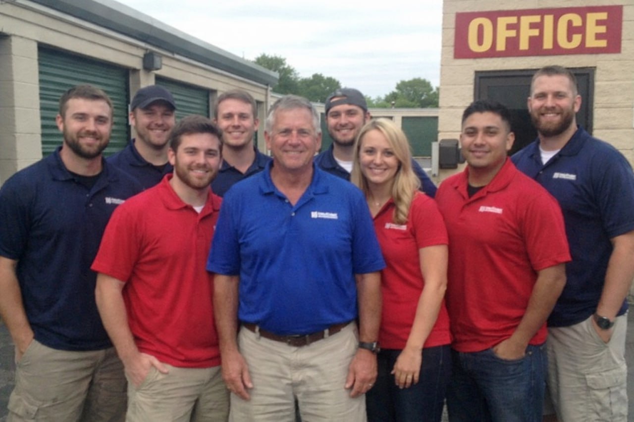 Water damage restoration professionals in Elizabeth, NJ